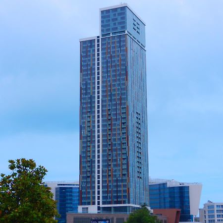 Mimino Apartment Deluxe First Line バトゥーミ エクステリア 写真