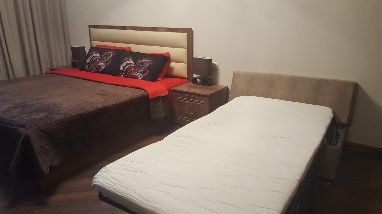 Mimino Apartment Deluxe First Line バトゥーミ エクステリア 写真