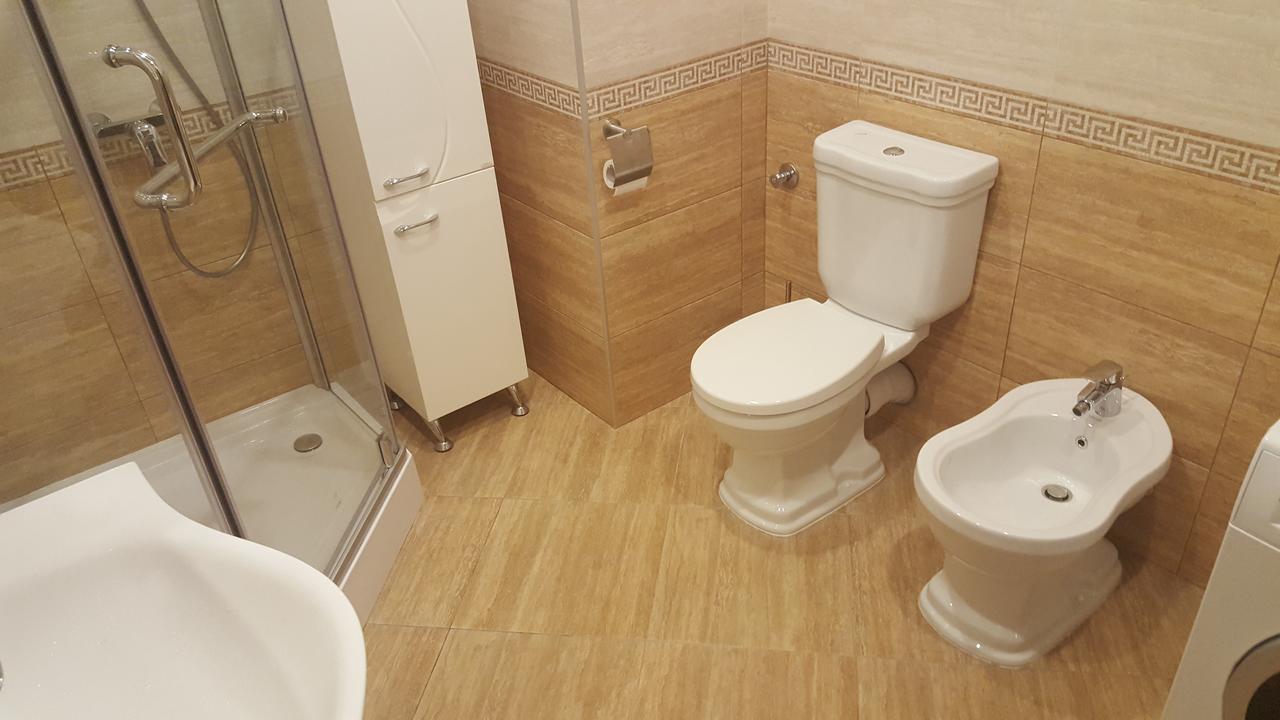 Mimino Apartment Deluxe First Line バトゥーミ エクステリア 写真