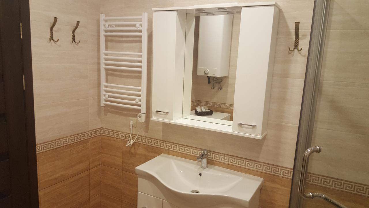Mimino Apartment Deluxe First Line バトゥーミ エクステリア 写真
